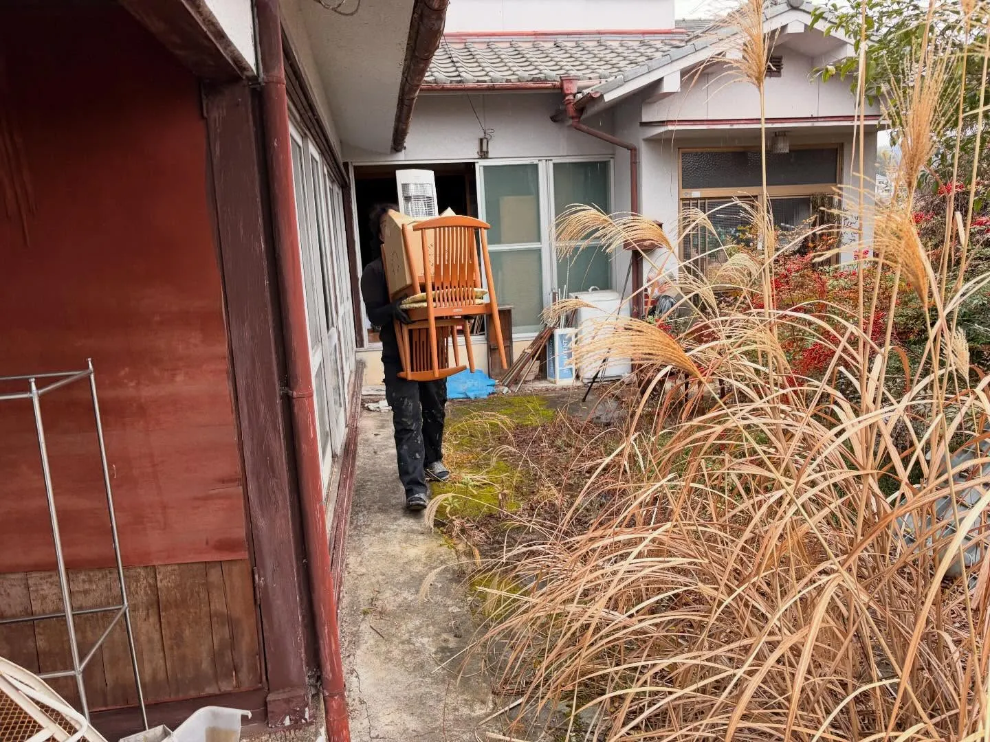 今日は空き家の荷物整理をしてきました。