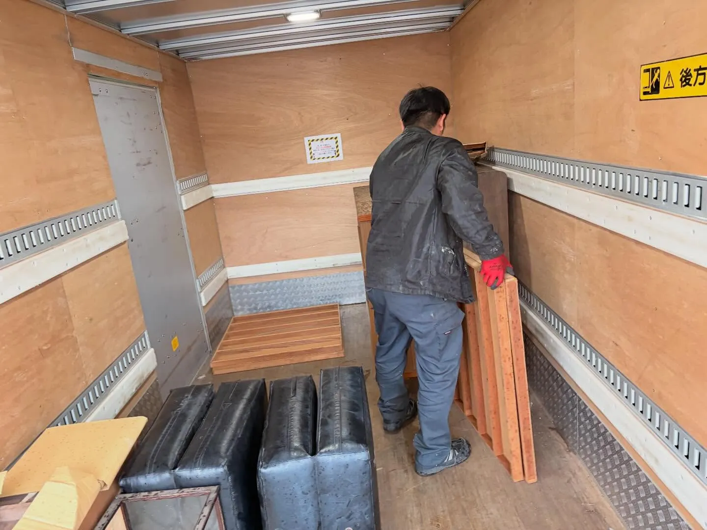 今日は空き家の荷物整理をしてきました。