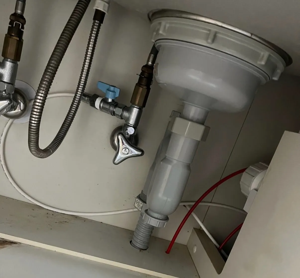 最近、本当に排水管のトラブルについての問い合わせが増えている...