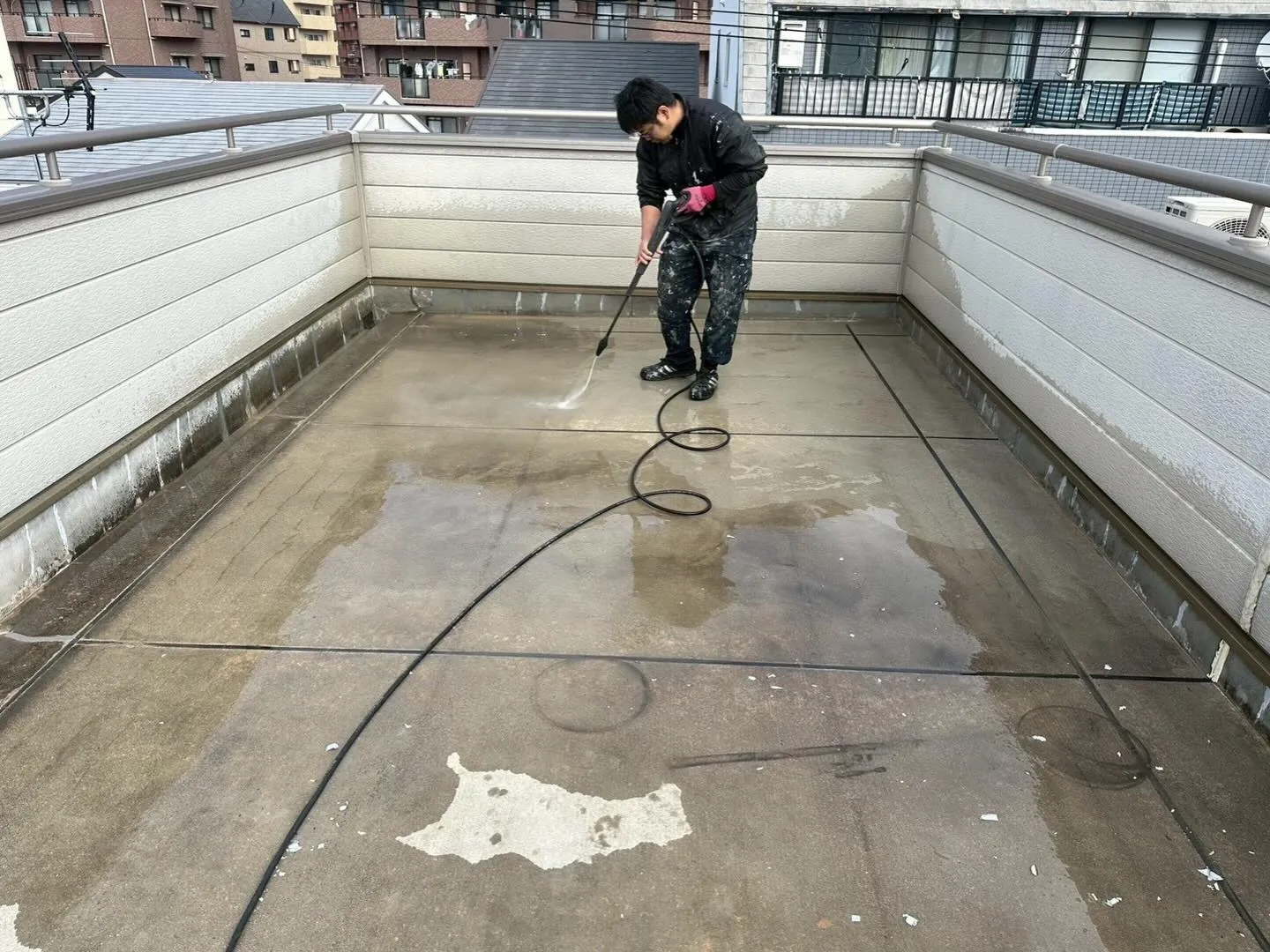 今日は、防水工事の現場からこんにちは!作業の第一歩は何といっ...