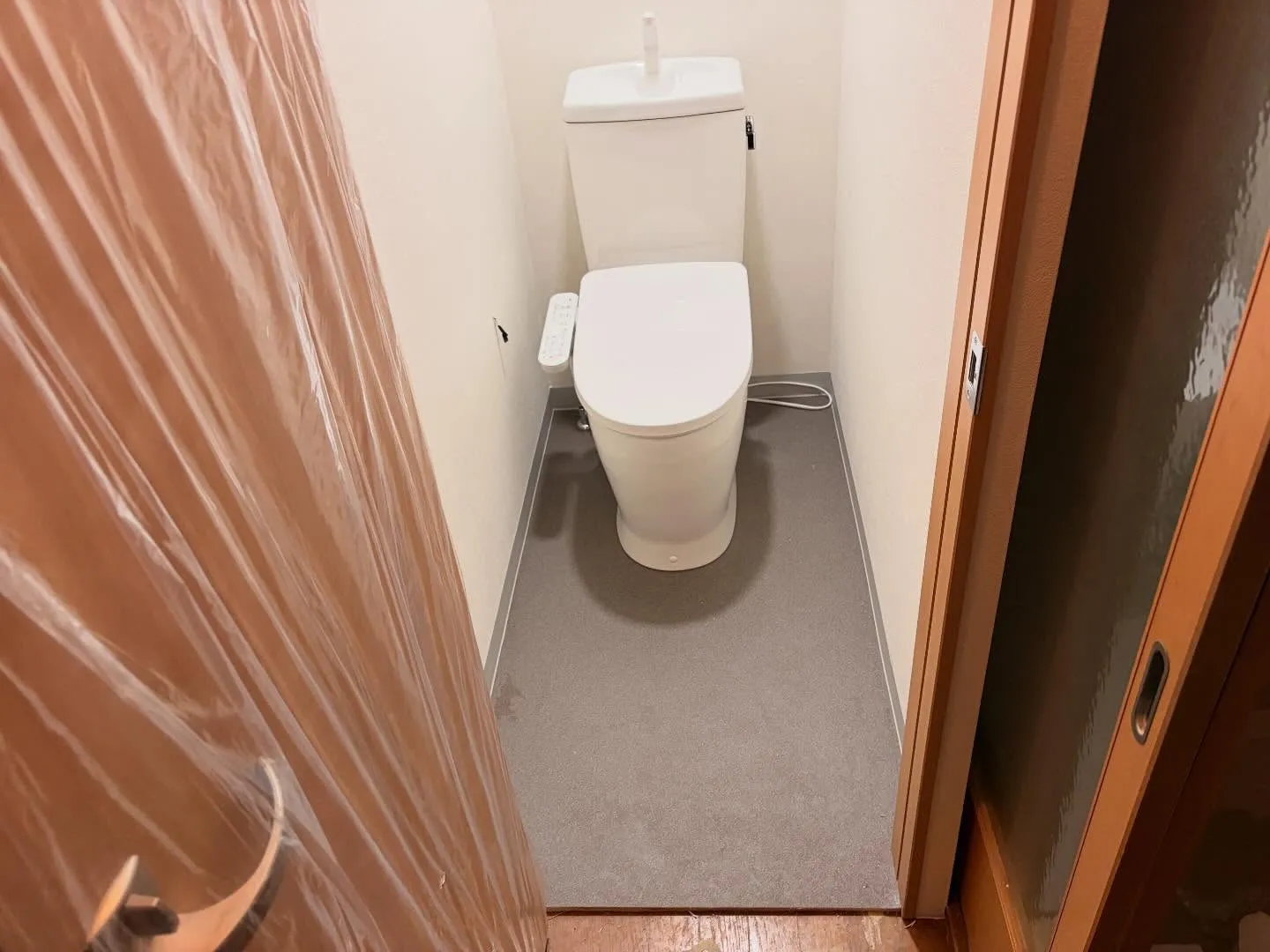 改修工事で新たに生まれ変わったトイレ！以前はタイル張りで、ち...